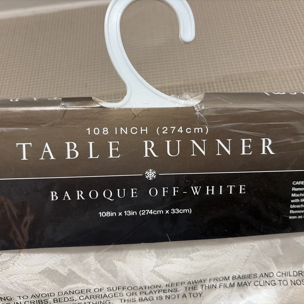 Table Runner Off-White Baroque Poinsettia Christmas Bed Bath Beyond 108x13 NEW